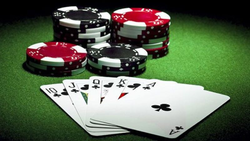 Strategi Poker Online - Berpikir Seperti Pemain Poker